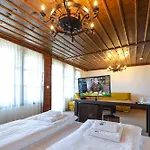 Hotel Leshten Hotel *