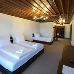 Hotel Leshten Hotel *