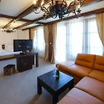 Hotel Leshten Hotel *