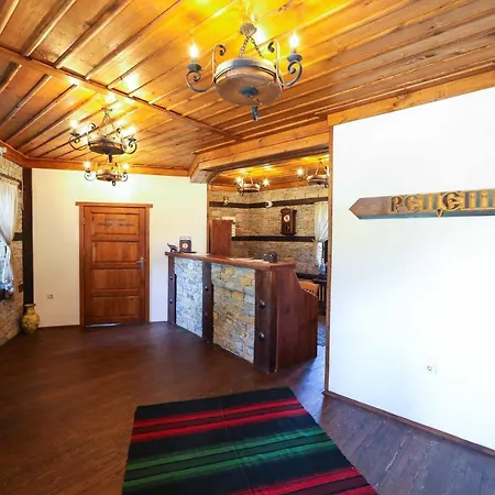 ホテル Hotel Leshten