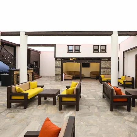 Hotel Leshten Szálloda *