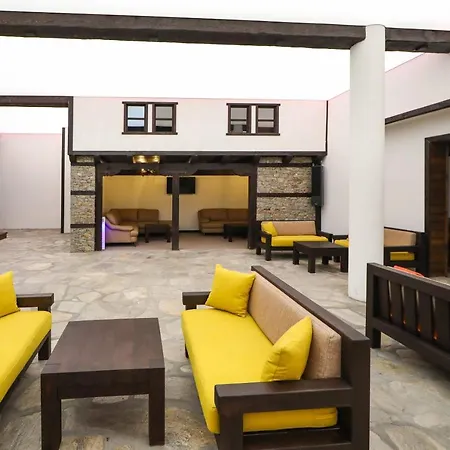 Szálloda Hotel Leshten Lesten