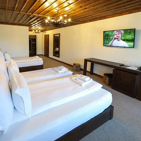 Hotel Leshten Hotel