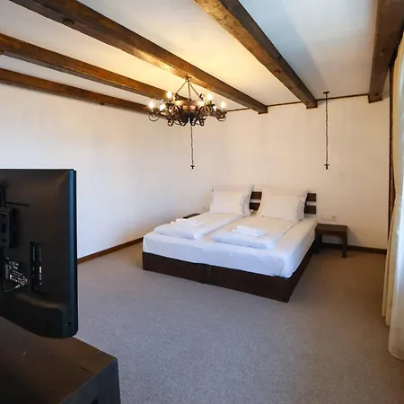 Hotel Leshten Otel Leshten