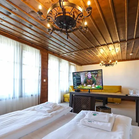 Hotel Leshten Szálloda *