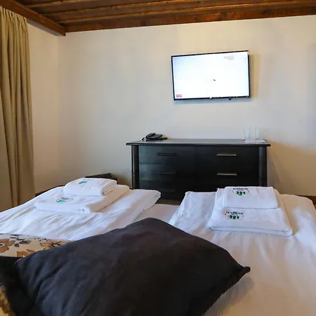 Szálloda Hotel Leshten Lesten