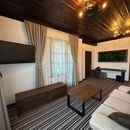 Szálloda Hotel Leshten *