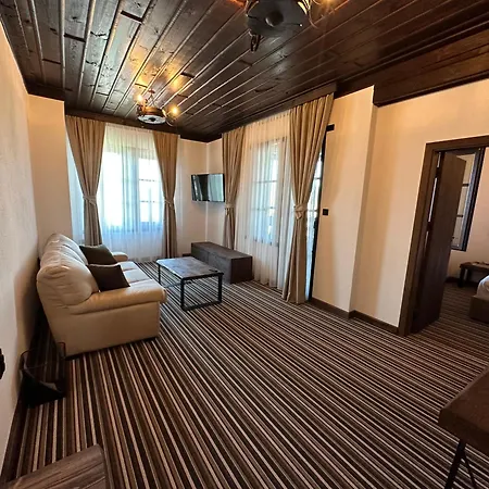 Szálloda Hotel Leshten Lesten