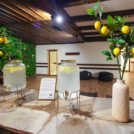 Hotel Leshten *