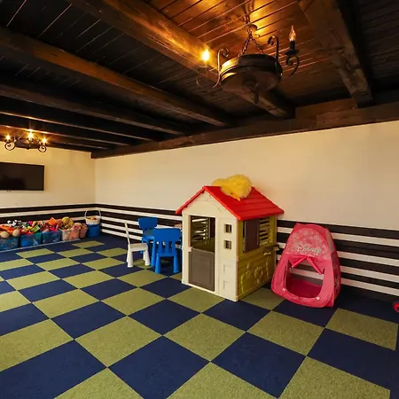 Hotel Leshten Leshten