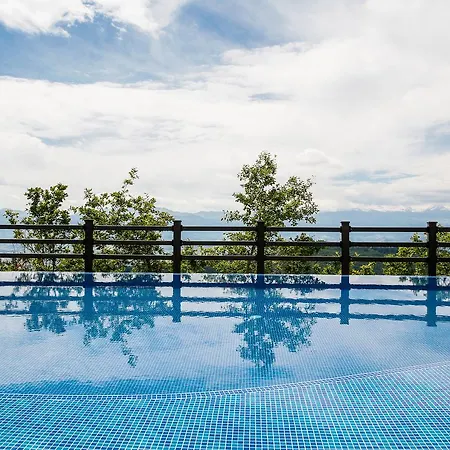 Szálloda Hotel Leshten